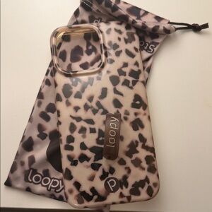 Loopy Case Wild Pattern Phone Cover - Black and Cream 15 Pro Max